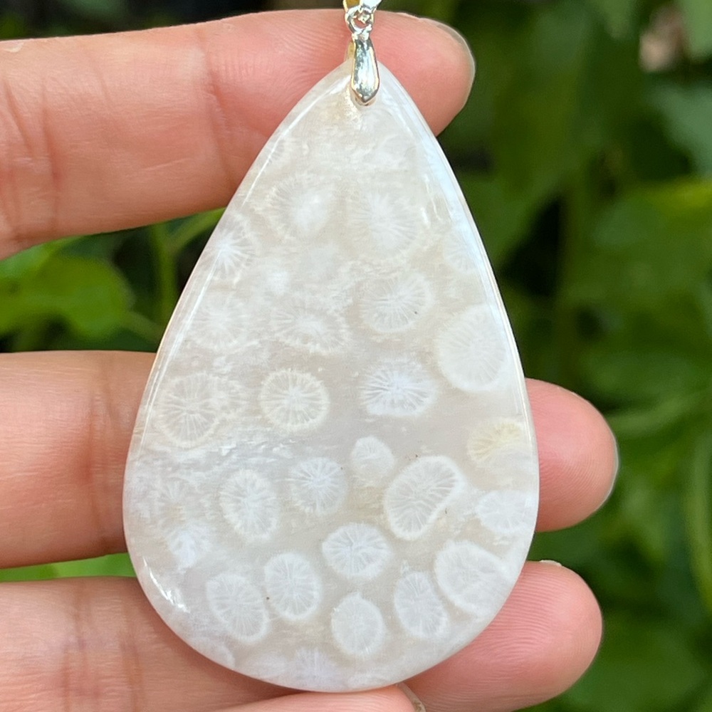 Sterling silver large teardrop‎ coral jade pendant 1574